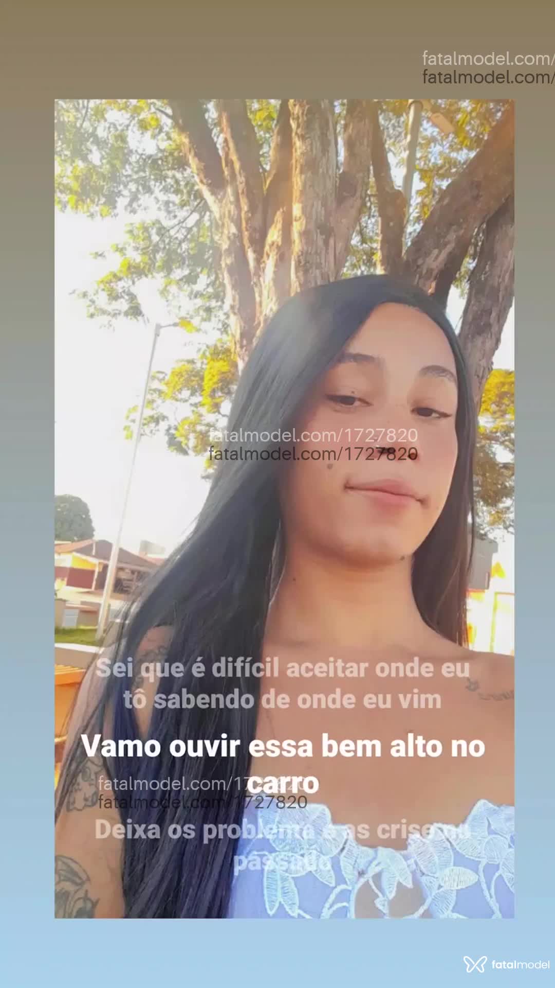 Acompanhante mulher trans morena (o) de olhos castanhos em Paracatu - Giovanna