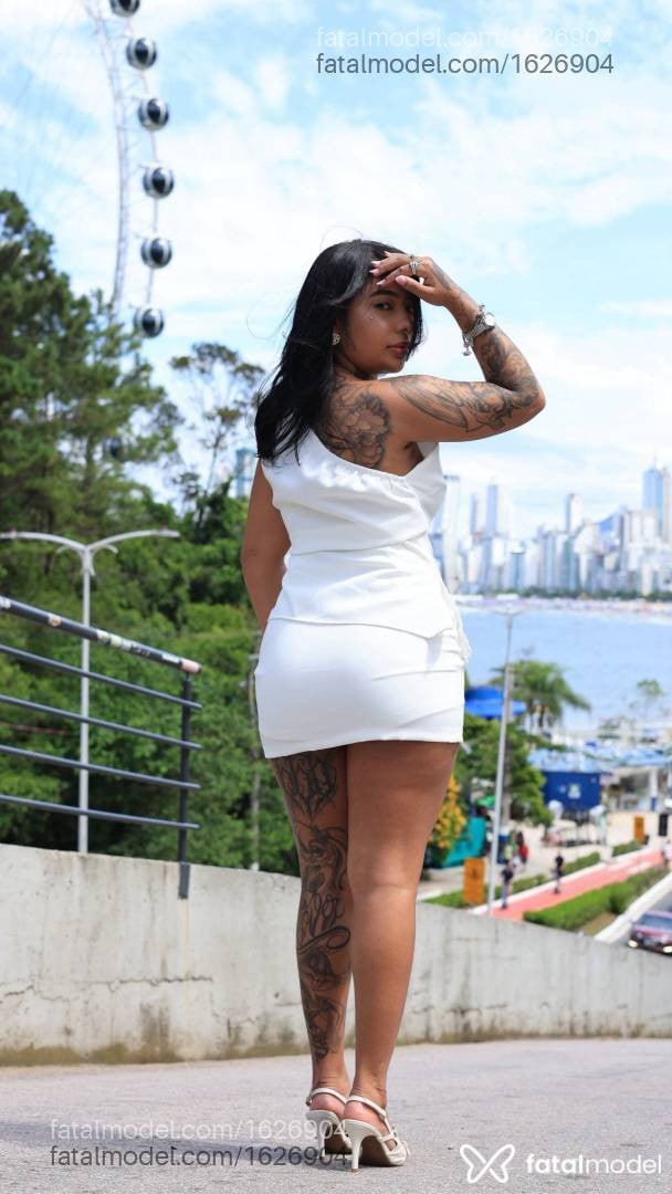 Acompanhante mulher morena (o) de olhos mel em Goiânia - Larah
