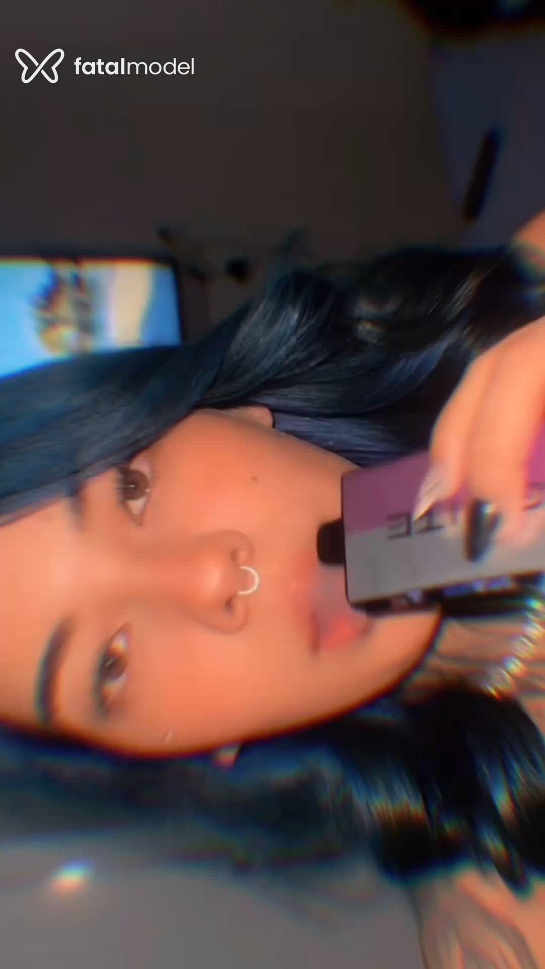 Acompanhante mulher com cabelo colorido de olhos mel - Larah Acompanhante mulher com cabelo colorido de olhos mel - Larah
