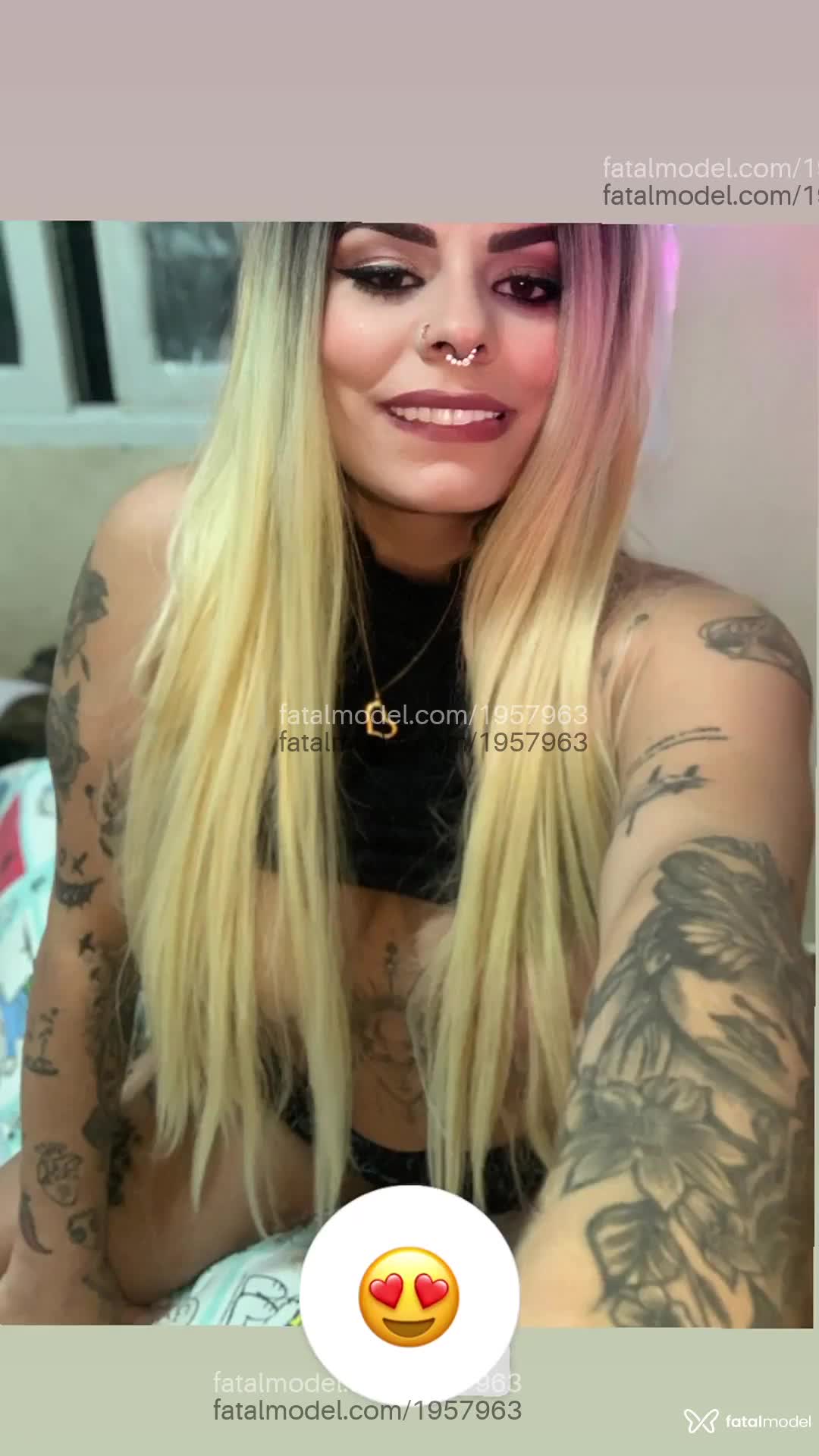 Acompanhante mulher loira (o) de olhos castanhos em Virtual - Paola Vick
