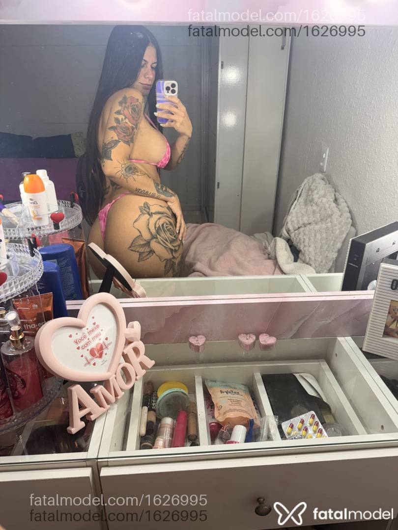 Acompanhante mulher com cabelo castanho de olhos castanhos - Maia Brito