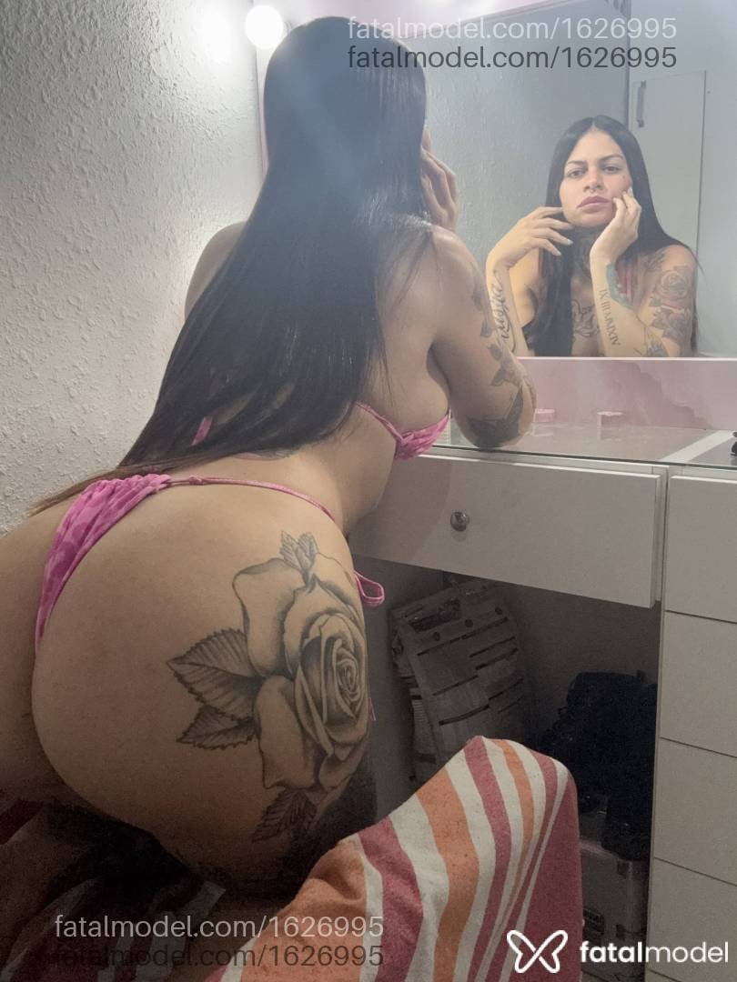 Acompanhante mulher com cabelo castanho de olhos castanhos - Maia Brito