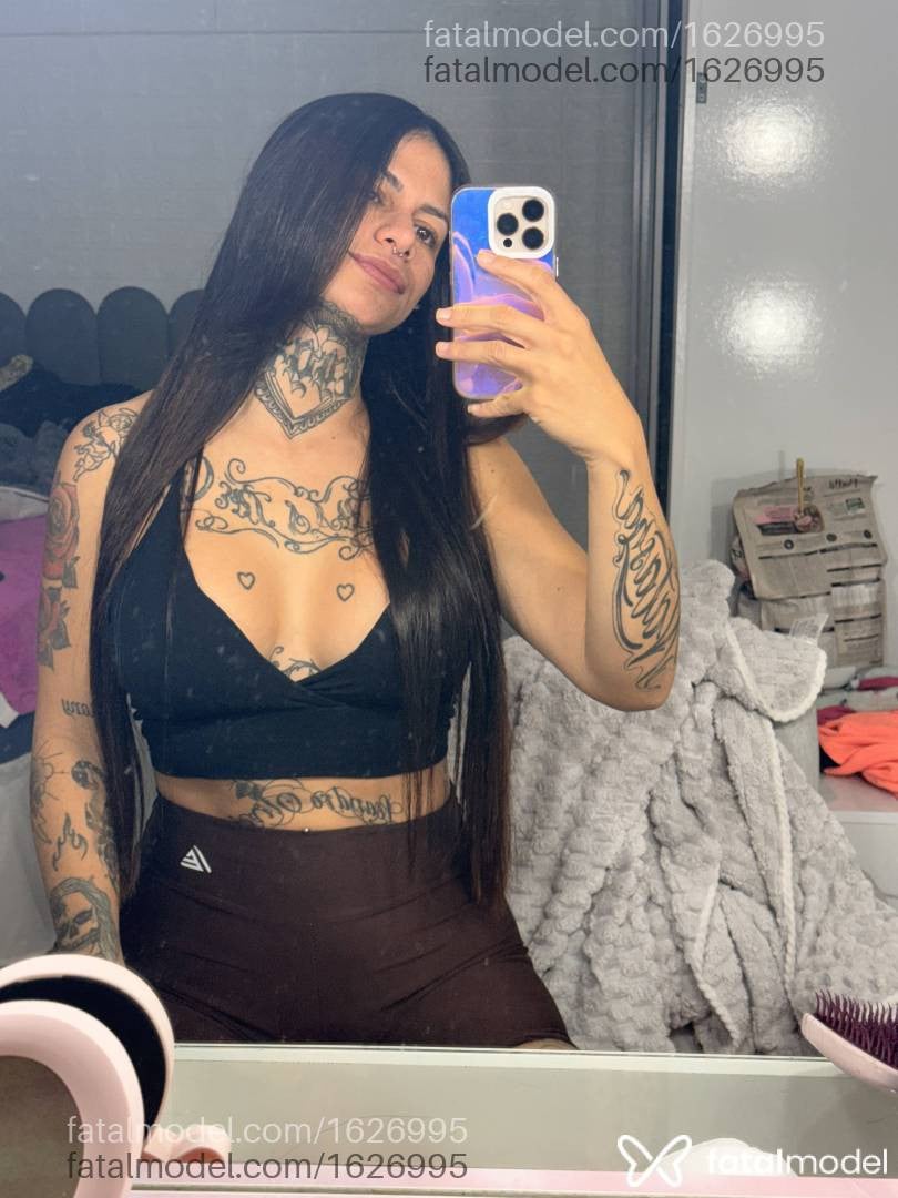 Acompanhante mulher com cabelo castanho de olhos castanhos - Maia Brito