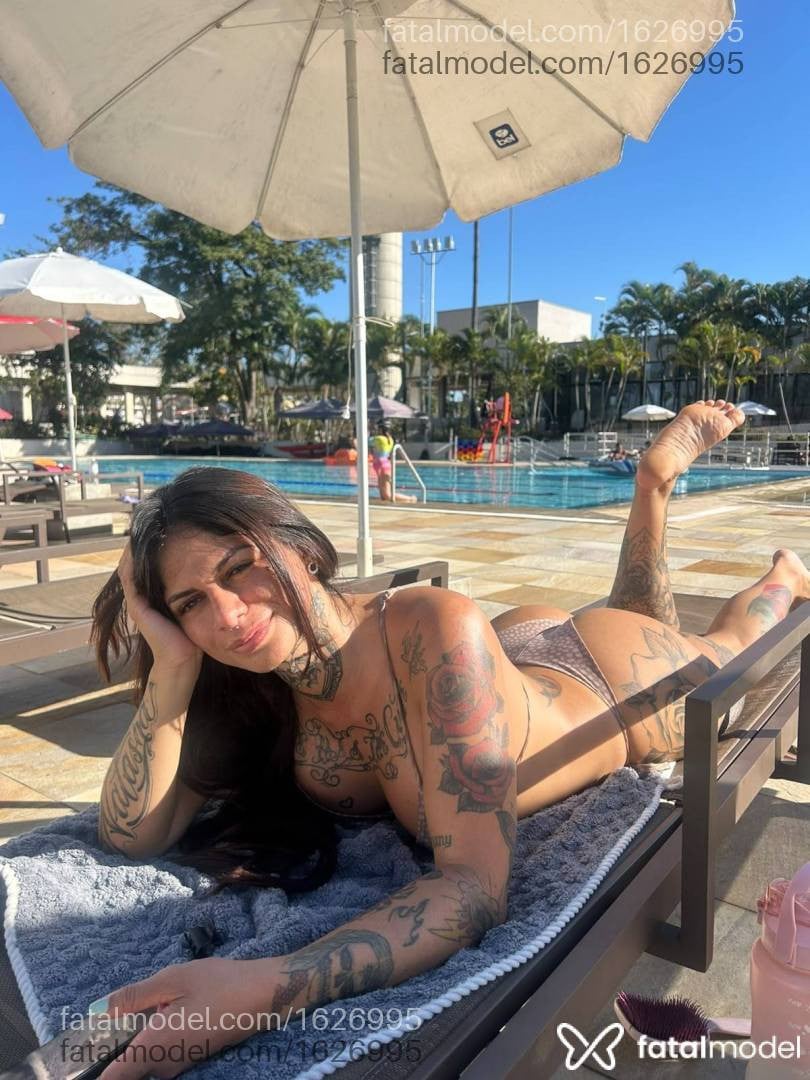 Acompanhante mulher com cabelo castanho de olhos castanhos em Florianópolis - Maia Brito