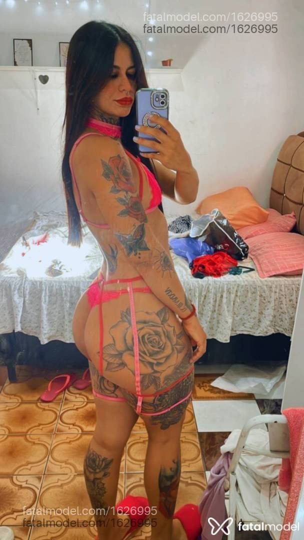 Acompanhante mulher com cabelo castanho de olhos castanhos - Maia Brito
