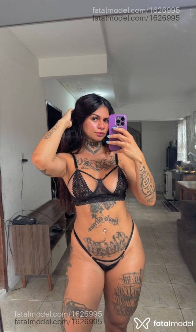 Acompanhante mulher com cabelo castanho de olhos castanhos em Florianópolis - Maia Brito