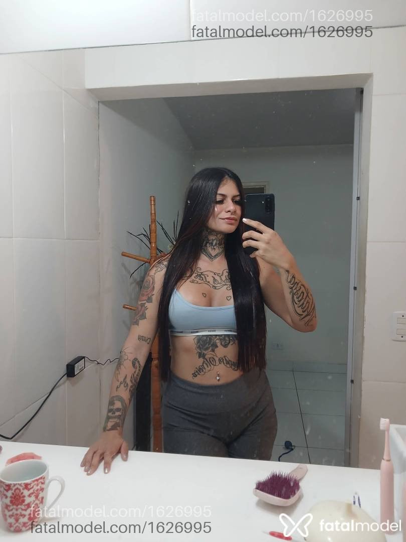 Acompanhante mulher com cabelo castanho de olhos castanhos em Goiânia - Maia Brito