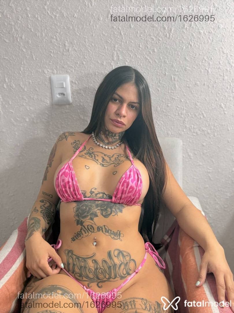 Acompanhante mulher com cabelo castanho de olhos castanhos - Maia Brito