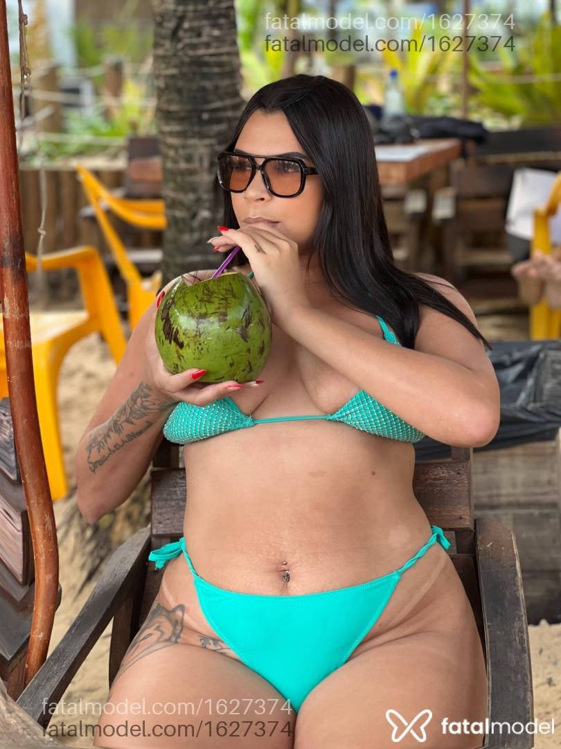 Acompanhante mulher com cabelo castanho de olhos mel - Isa