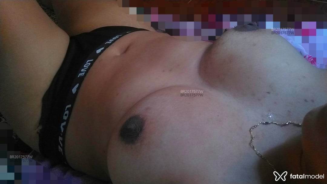 Acompanhante mulher com cabelo castanho de olhos castanhos em Florianópolis - Ana Paiva