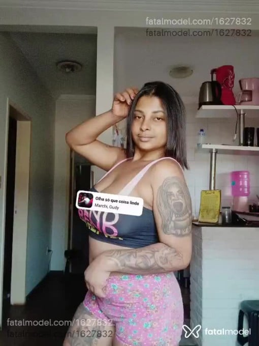 Acompanhante mulher morena (o) de olhos castanhos - Laura Acompanhante mulher morena (o) de olhos castanhos - Laura
