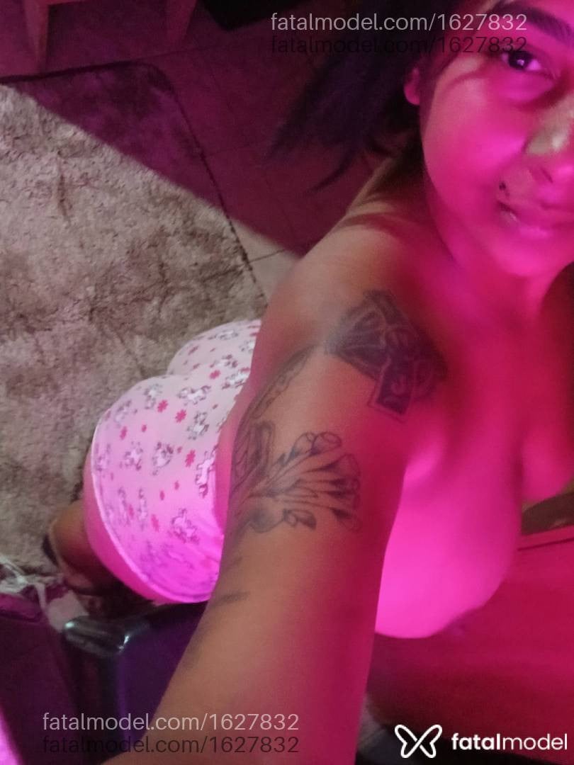 Acompanhante mulher morena (o) de olhos castanhos - Laura