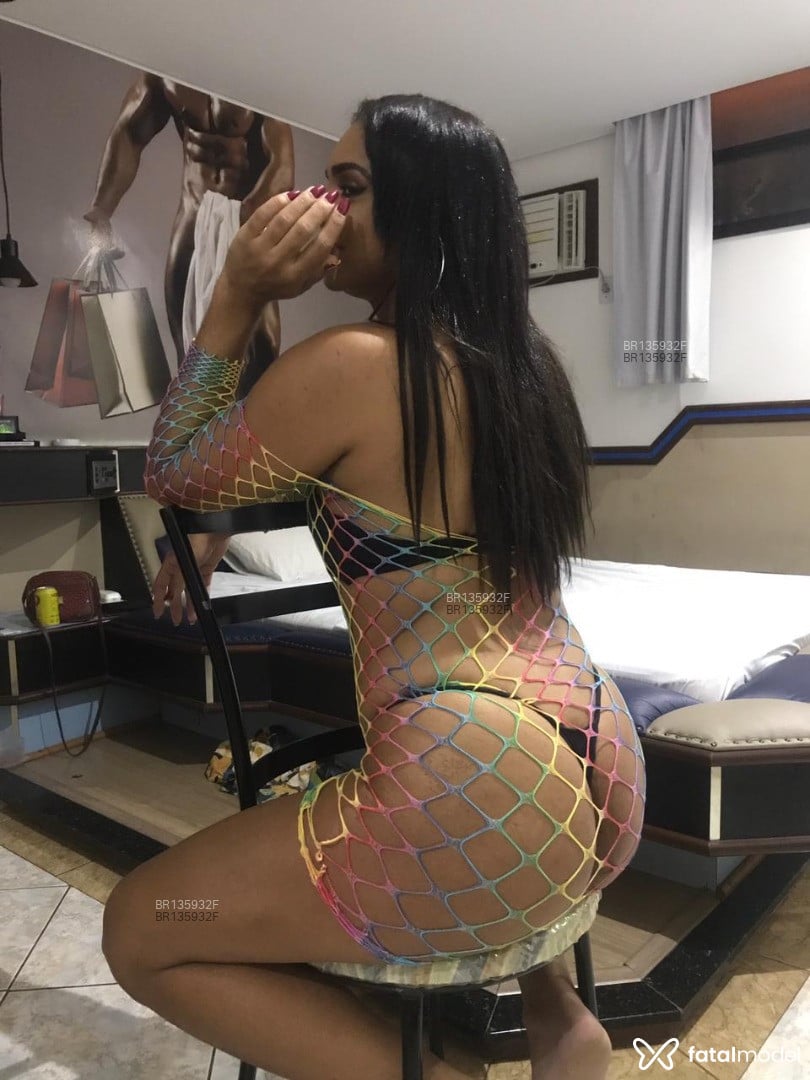 Acompanhante travesti morena (o) de olhos castanhos em Salto - Jenny