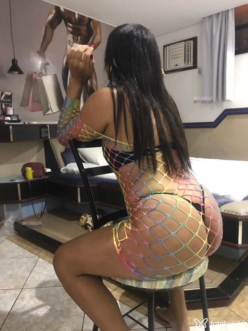 Acompanhante travesti morena (o) de olhos castanhos em Salto - Jenny