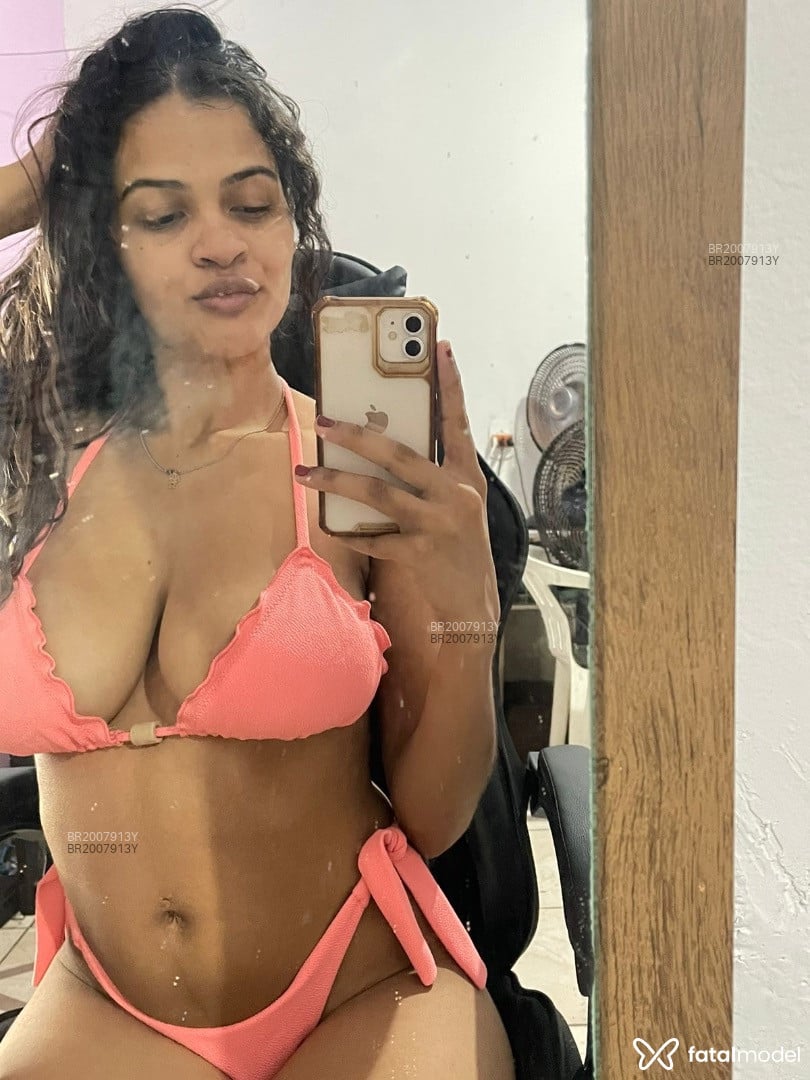 Acompanhante mulher morena (o) de olhos castanhos em Virtual - Angel