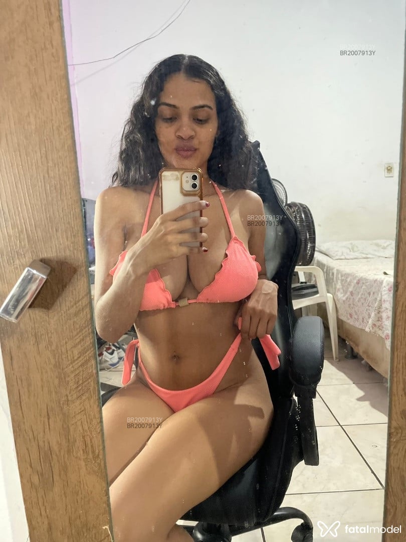Acompanhante mulher morena (o) de olhos castanhos em Virtual - Angel