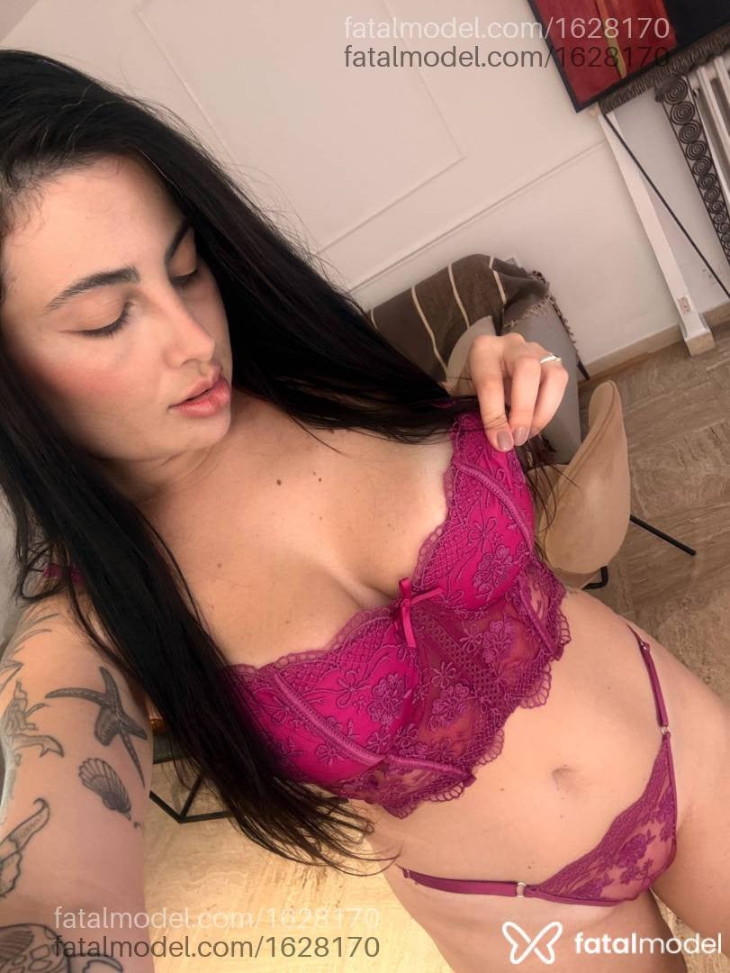 Acompanhante mulher morena (o) de olhos castanhos - Ayla Alves