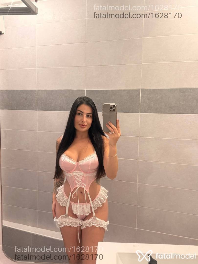 Acompanhante mulher morena (o) de olhos castanhos - Ayla Alves