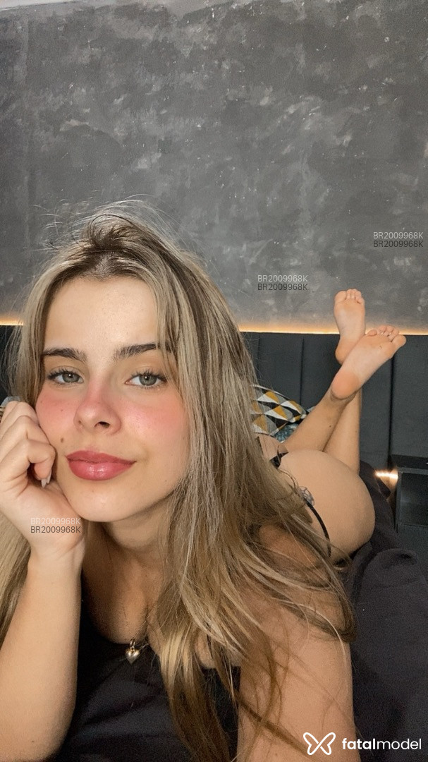 Acompanhante mulher loira (o) de olhos verdes em Virtual - Bunnie
