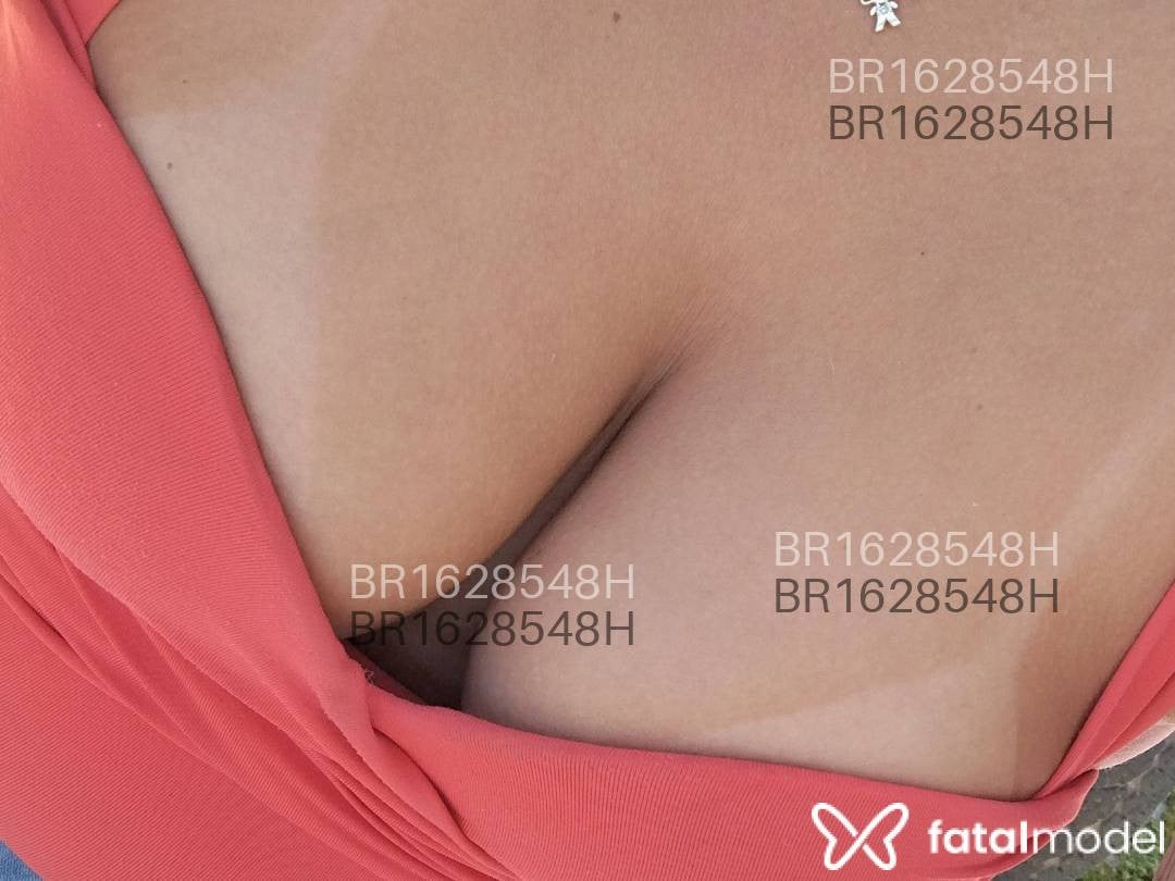 Acompanhante mulher loira (o) de olhos castanhos em Pelotas - Julia Ferrari