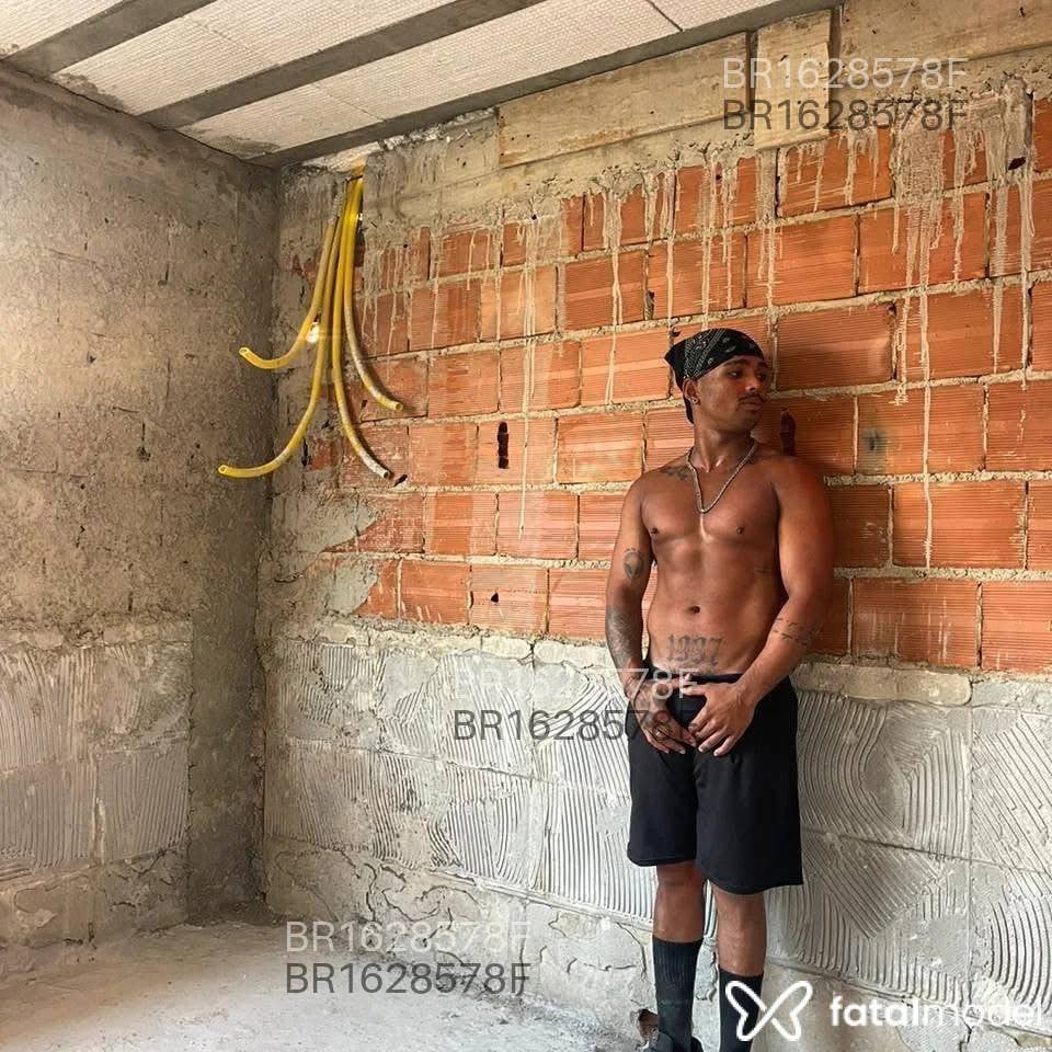 Acompanhante homem com cabelo castanho de olhos castanhos em Rio de Janeiro - Victor Toro