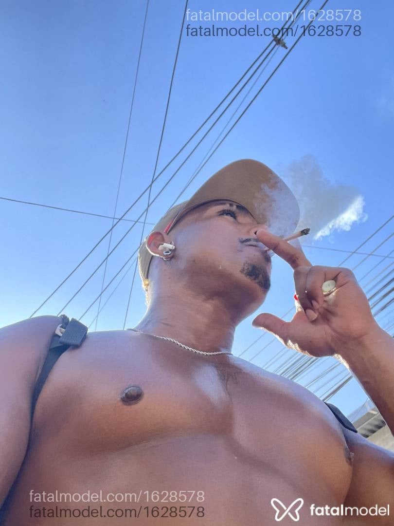 Acompanhante homem com cabelo castanho de olhos castanhos em Rio de Janeiro - Victor Toro