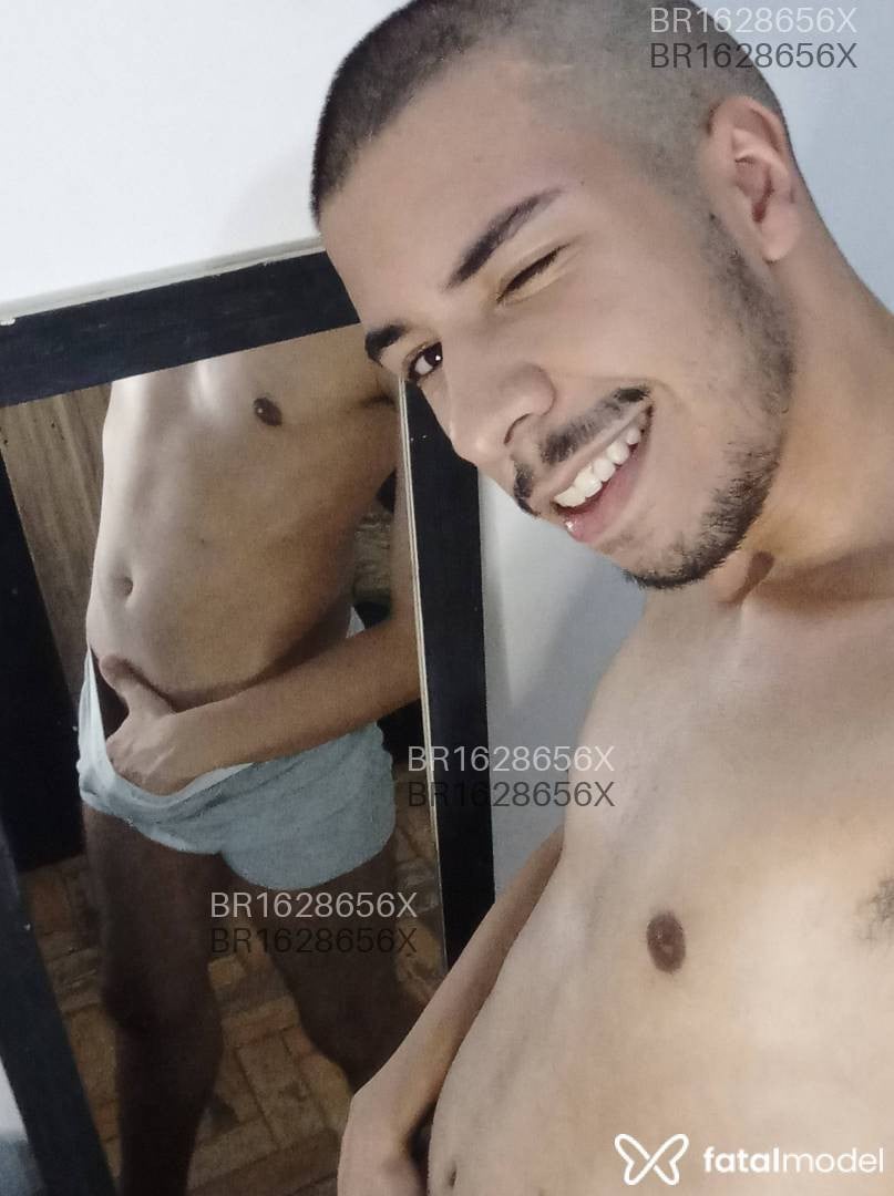 Acompanhante homem morena (o) de olhos castanhos em Porto Alegre - Kevin