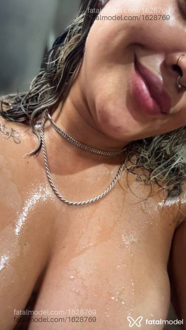 Acompanhante mulher loira (o) de olhos castanhos em Ouro Branco - Mirella Fernandes