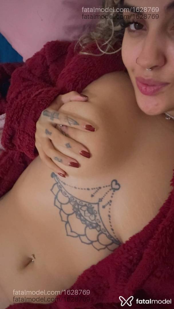 Acompanhante mulher loira (o) de olhos castanhos em Ouro Branco - Mirella Fernandes