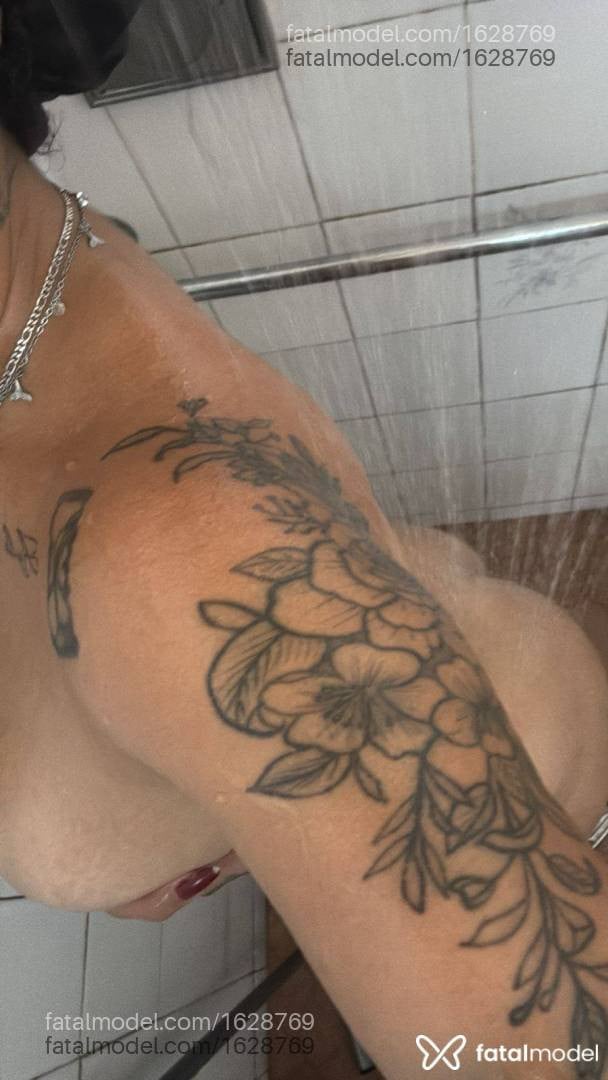 Acompanhante mulher loira (o) de olhos castanhos - Mirella Fernandes