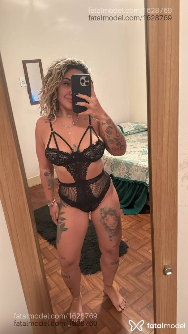 Acompanhante mulher loira (o) de olhos castanhos - Mirella Fernandes