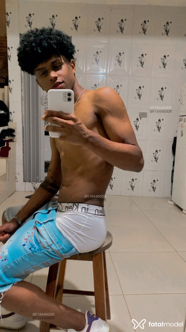 Acompanhante homem morena (o) de olhos pretos em Jandira Acompanhante homem morena (o) de olhos pretos em Jandira - Novinzo