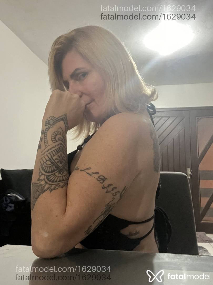 Acompanhante mulher ruiva (o) de olhos azuis - Luana Pioner