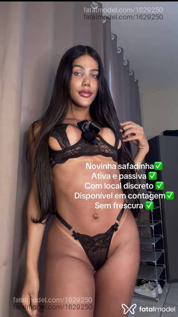 Acompanhante mulher trans morena (o) de olhos pretos - Angel