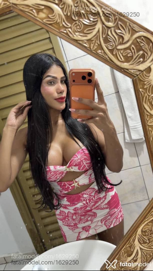 Acompanhante mulher trans morena (o) de olhos pretos - Angel