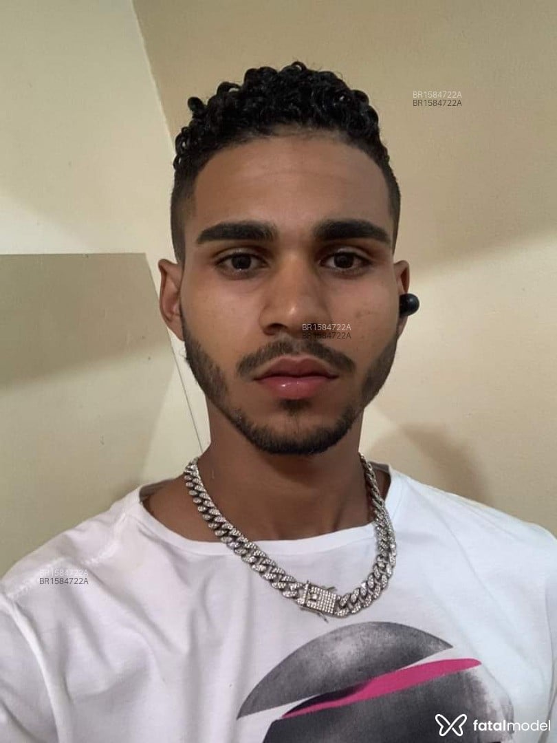 Acompanhante homem morena (o) de olhos castanhos em Valparaíso Acompanhante homem morena (o) de olhos castanhos em Valparaíso - Alexandre Diniz