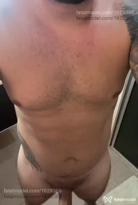 Acompanhante homem com cabelo castanho de olhos castanhos em São Paulo Acompanhante homem com cabelo castanho de olhos castanhos em São Paulo - Oliver