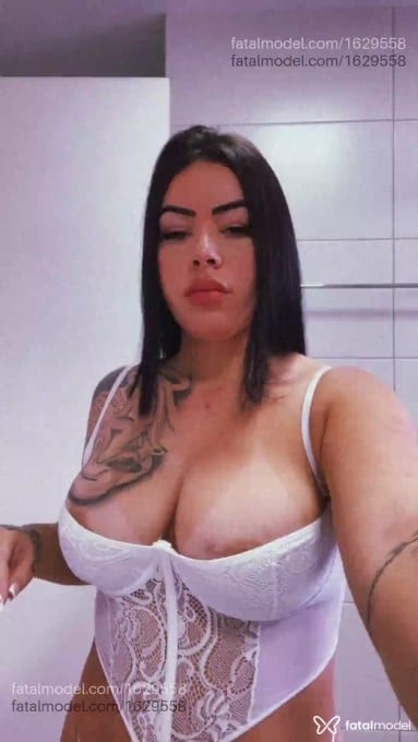 Acompanhante mulher morena (o) de olhos verdes - Letícia carvalho Acompanhante mulher morena (o) de olhos verdes - Letícia carvalho