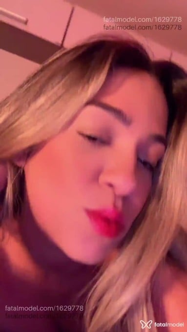 Acompanhante mulher loira (o) de olhos castanhos em Navegantes Acompanhante mulher loira (o) de olhos castanhos em Navegantes - Aylla Medeiros