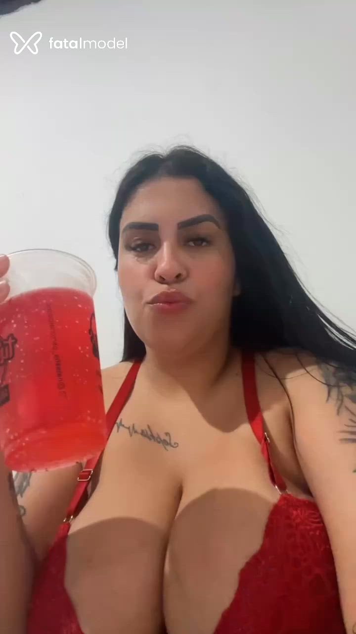 Acompanhante mulher morena (o) de olhos castanhos - Catherine
