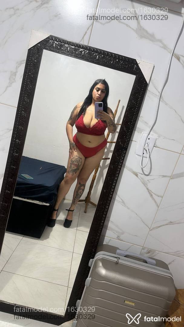 Acompanhante mulher morena (o) de olhos castanhos - Catherine