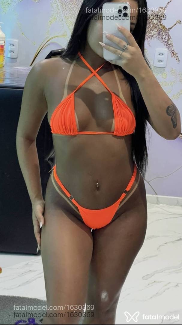 Acompanhante mulher com cabelo castanho de olhos castanhos em Saquarema - Pérola