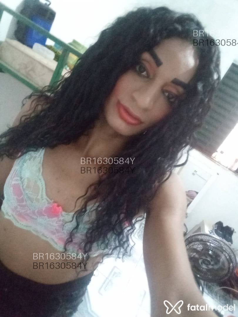 Acompanhante homem trans morena (o) de olhos castanhos em Araguari Acompanhante homem trans morena (o) de olhos castanhos em Araguari - Estefani