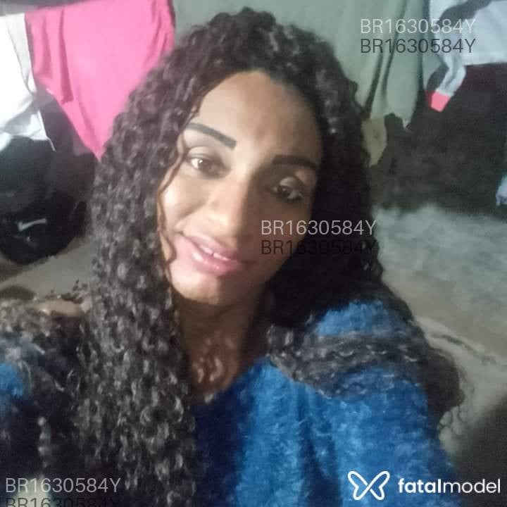 Acompanhante homem trans morena (o) de olhos castanhos em Araguari Acompanhante homem trans morena (o) de olhos castanhos em Araguari - Estefani