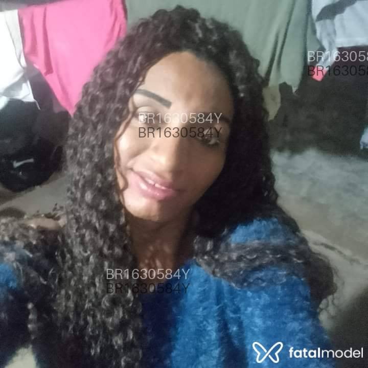 Acompanhante homem trans morena (o) de olhos castanhos em Araguari Acompanhante homem trans morena (o) de olhos castanhos em Araguari - Estefani
