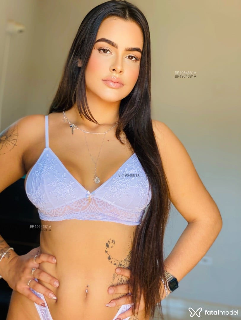 Acompanhante mulher com cabelo castanho de olhos castanhos em Três Lagoas Acompanhante mulher com cabelo castanho de olhos castanhos em Três Lagoas - Julia