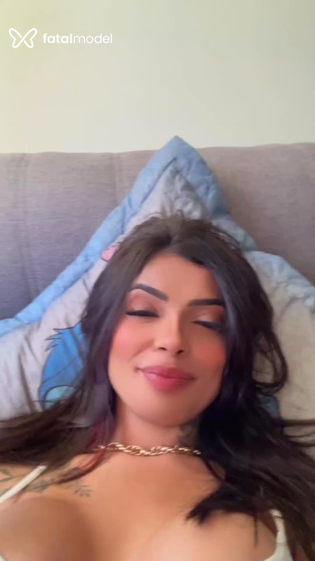 Acompanhante mulher com cabelo castanho de olhos castanhos - Bia