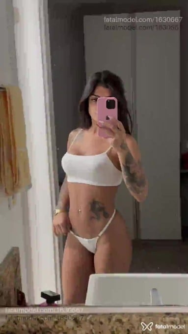 Acompanhante mulher com cabelo castanho de olhos castanhos em Macaé - Bia