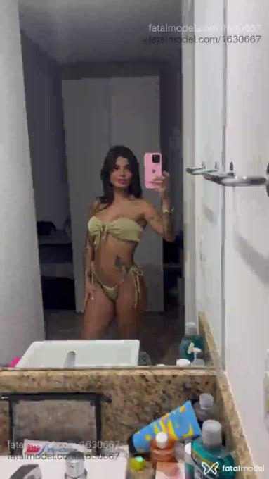 Acompanhante mulher com cabelo castanho de olhos castanhos em Macaé - Bia