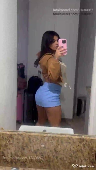Acompanhante mulher com cabelo castanho de olhos castanhos em Macaé - Bia